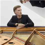 Clases de piano de una forma motivadora, personal y libre